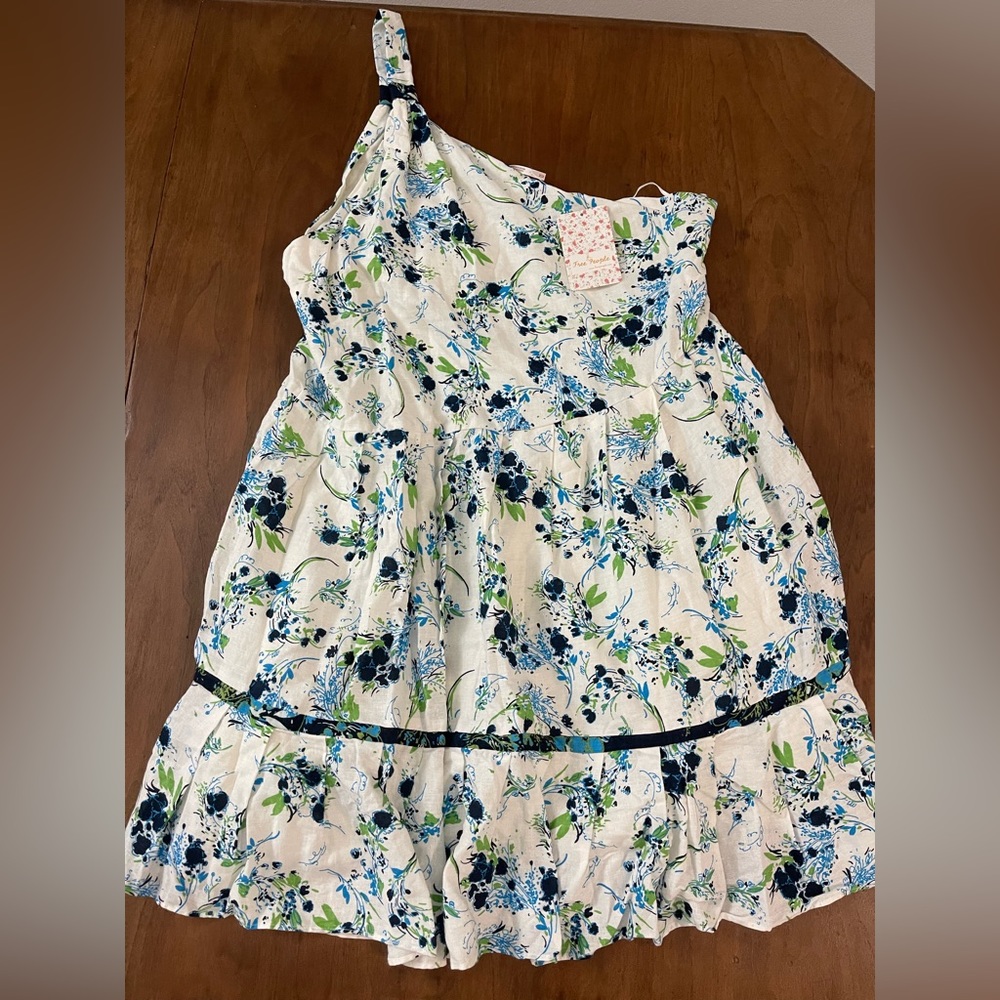 Floral white dress